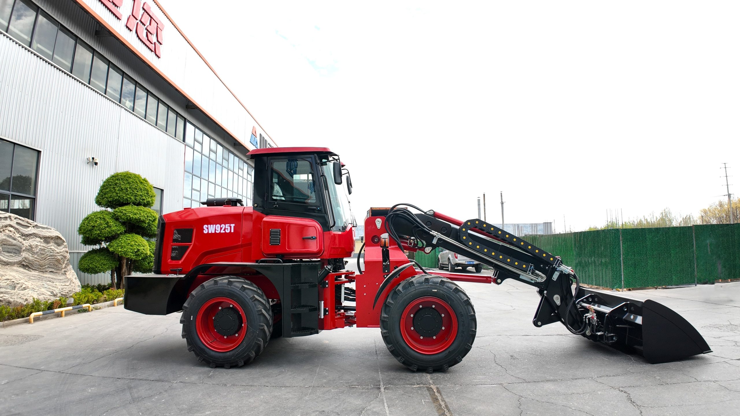 SW925T 2.5 Ton Telescopic Wheel Loader SW925T 2.5 Ton Telescopic Wheel Loader-side