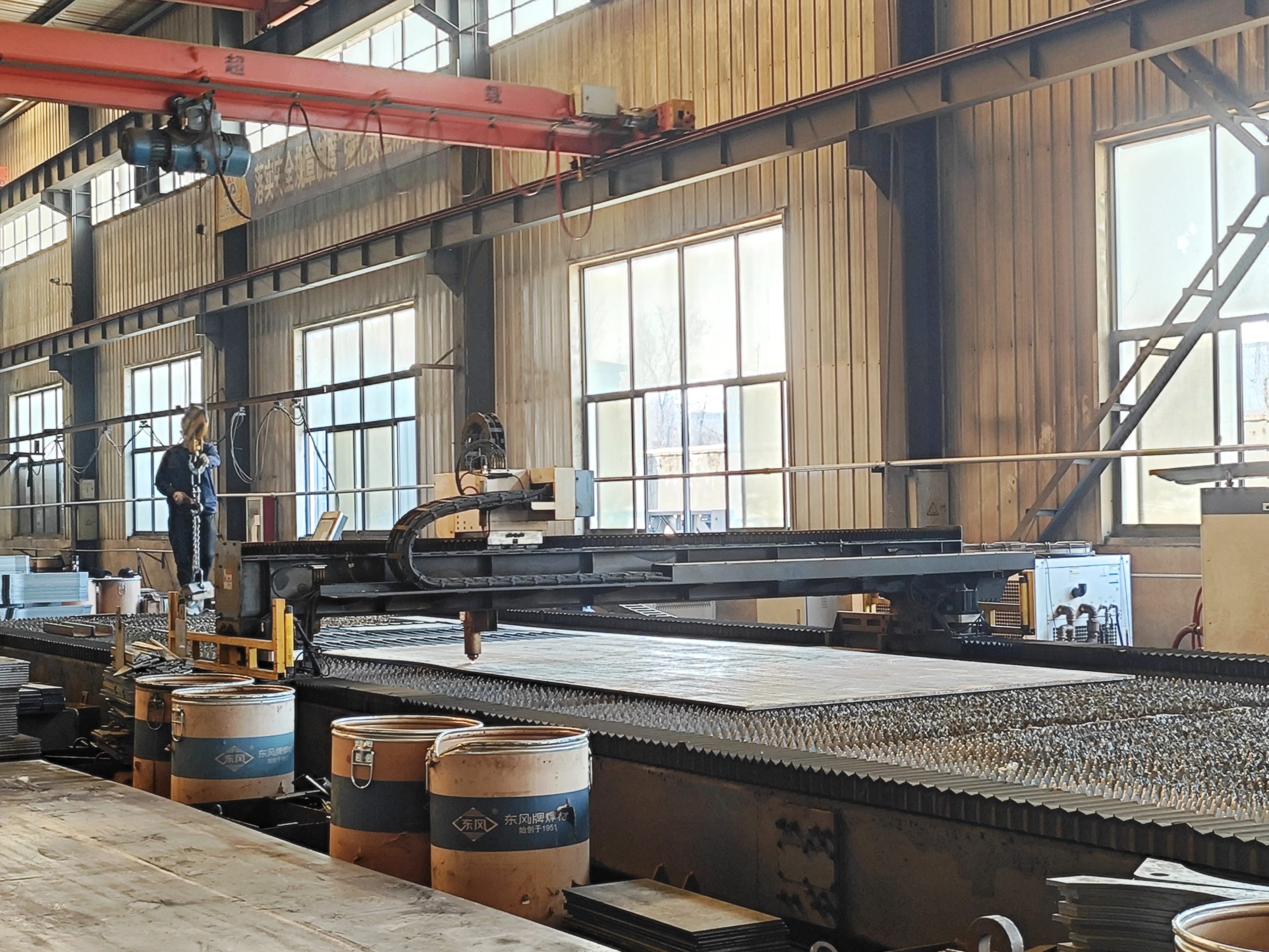 About Us-EN Large platform laser cutting materials processing
