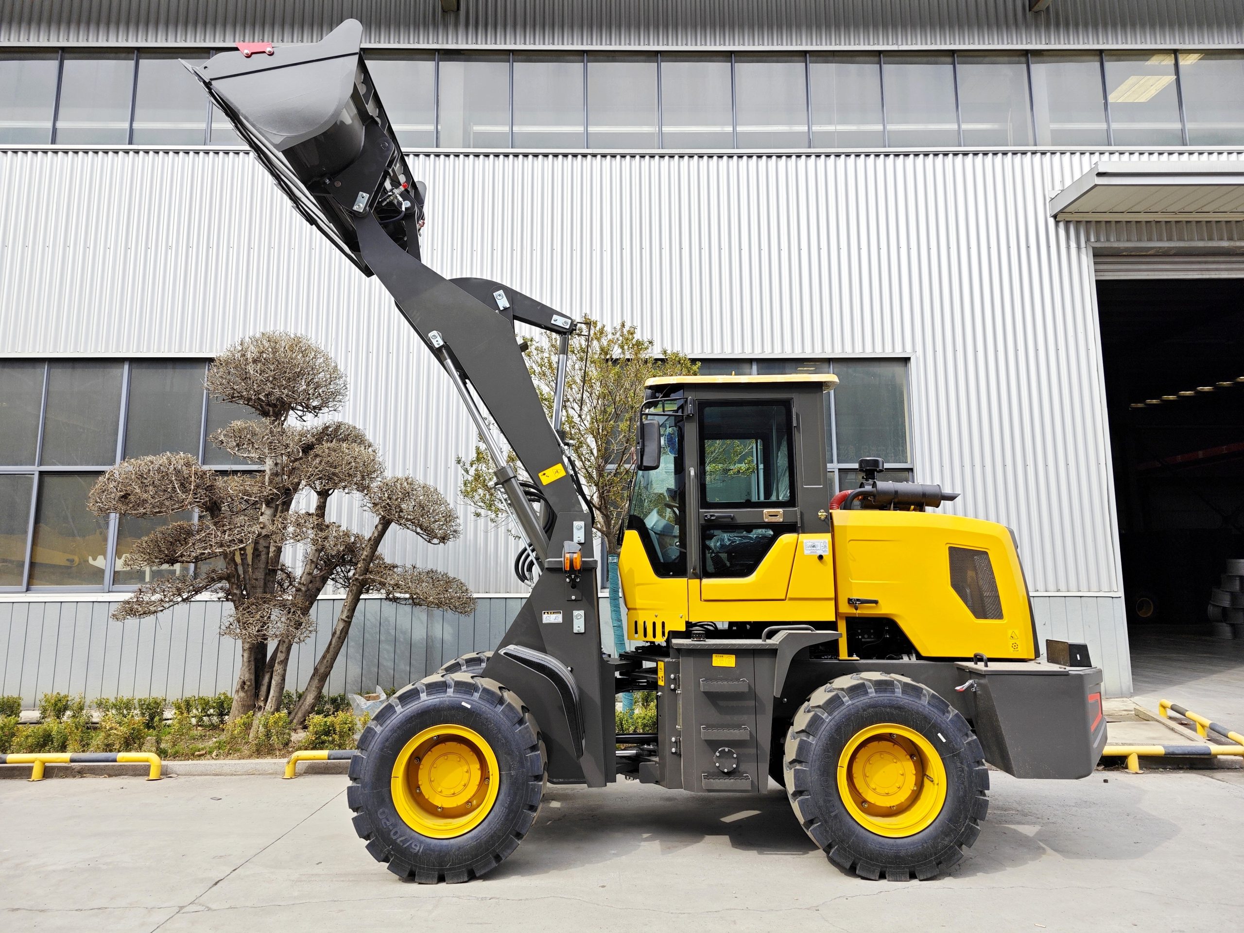 Wheel Loaders 1.5 Ton Wheel Loader for Construction & Agriculture-side