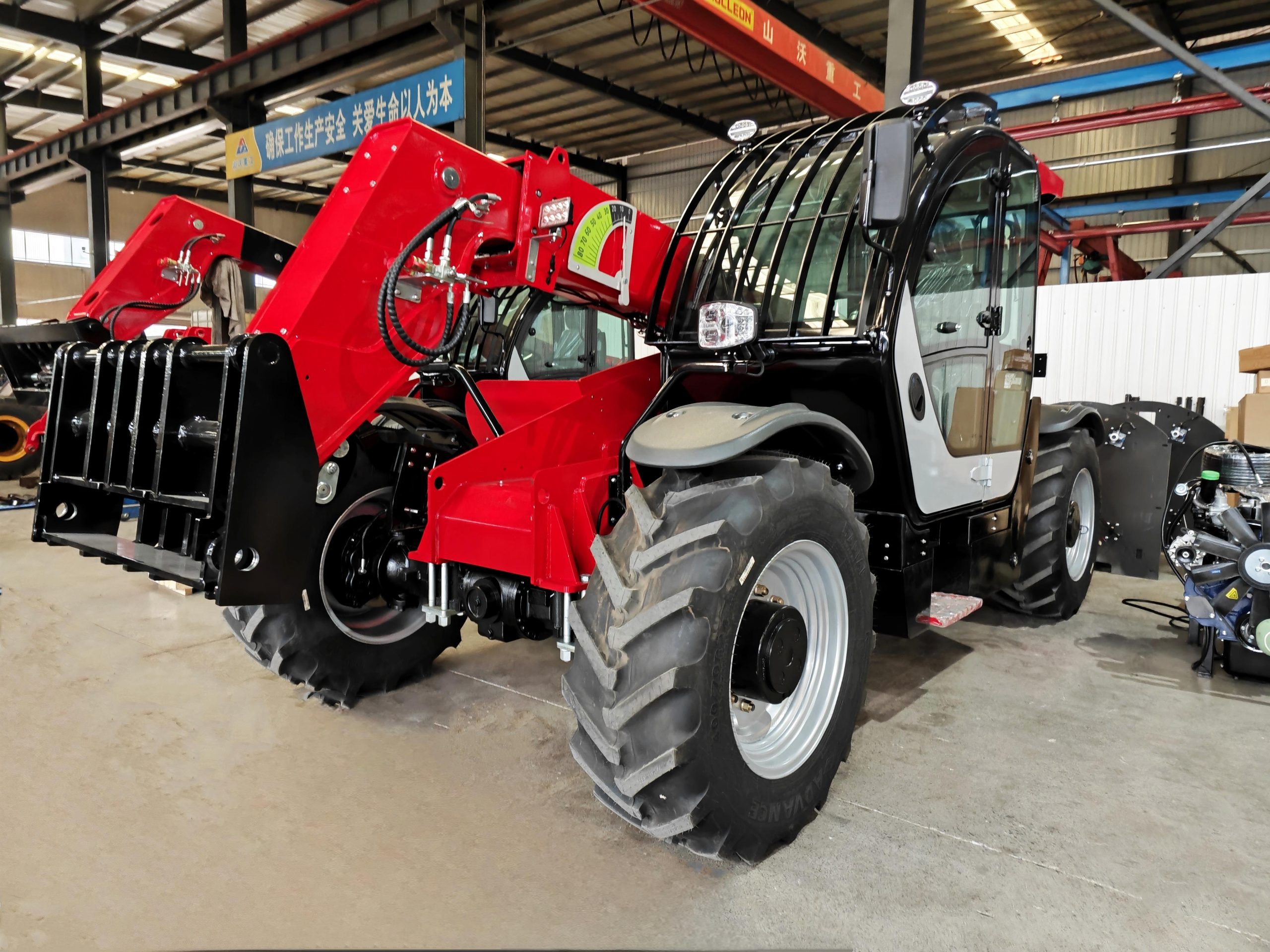 SW735 7m 3.5 Ton Telehandler Sovol 7m 3.5t telehandler for agriculture construction farm-side