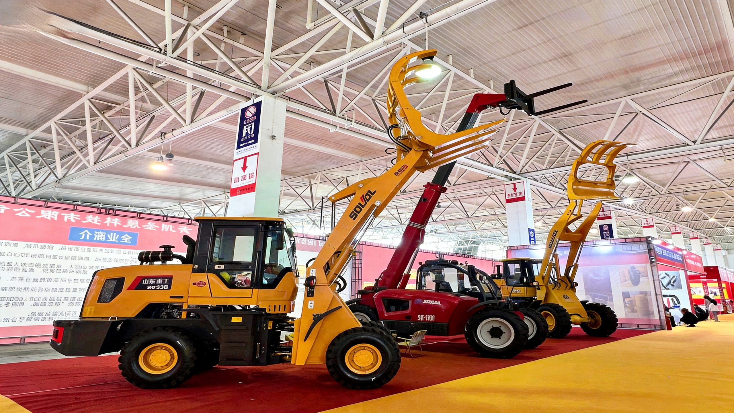 Wheel loaders & Telehandlers on the exhibitions